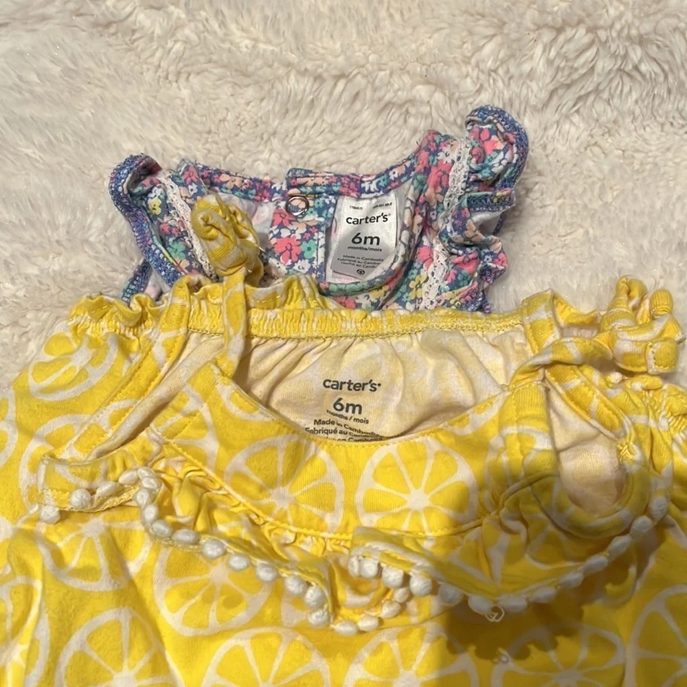 Bundle CARTERS 6 month pair of rompers
